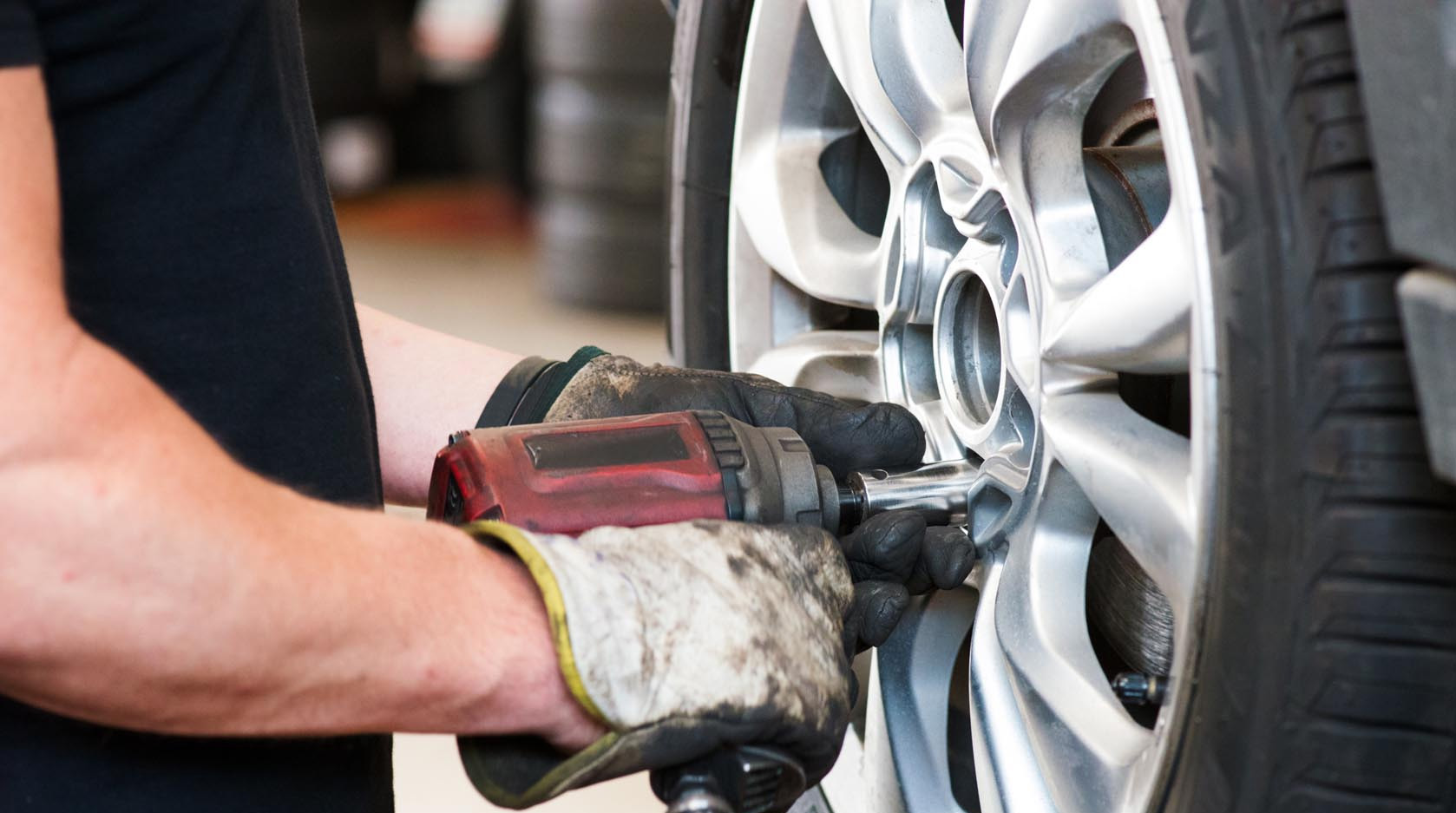 Ford commercial tire service